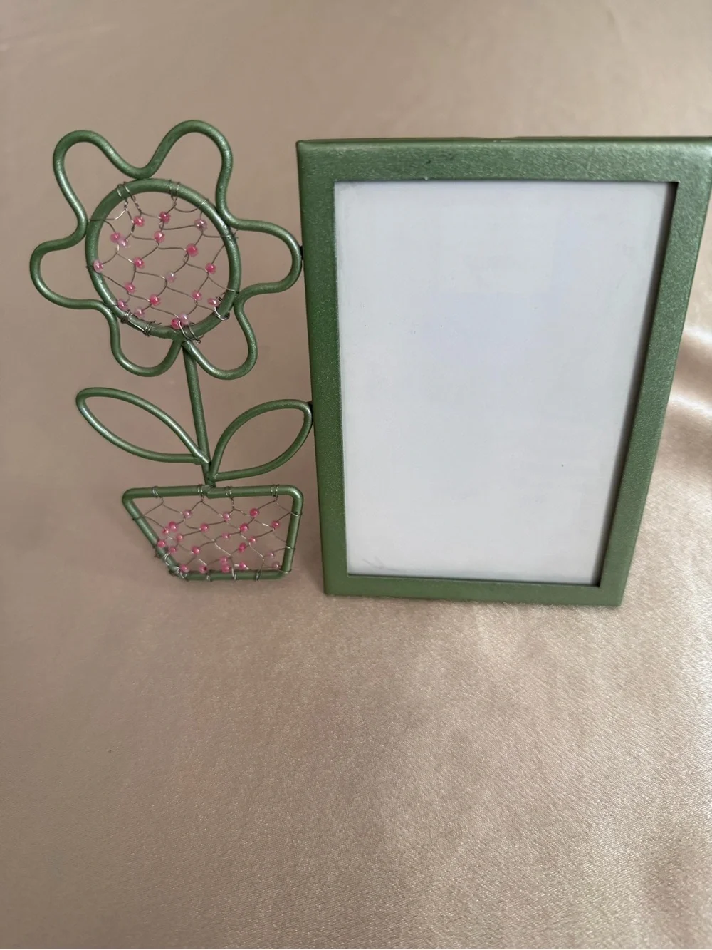 Vintage Y2K Green Metal Flower Picture Frame with Bead Accents